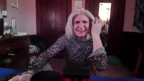 Snapshot of twin53 chatting on March 9, 2025, 6:54 pm Kitten online show from March 9, 2025, 6:54 pm