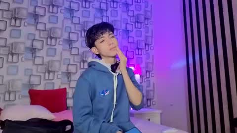 Snapshot of twink_sebas7 chatting on June 13, 2026, 12:14 pm Sebastin online show from June 13, 2026, 12:14 pm