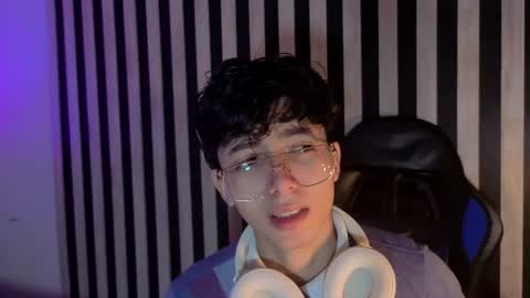 Snapshot of twink_sebas7 chatting on June 26, 2026, 12:09 pm Sebastin online show from June 26, 2026, 12:09 pm