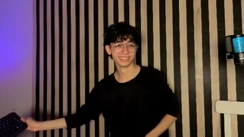 Snapshot of twink_sebas7 chatting on July 8, 2026, 12:20 pm Sebastin online show from July 8, 2026, 12:20 pm