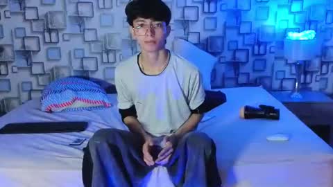 Snapshot of twink_sebas7 chatting on July 12, 2026, 12:29 pm Sebastin online show from July 12, 2026, 12:29 pm