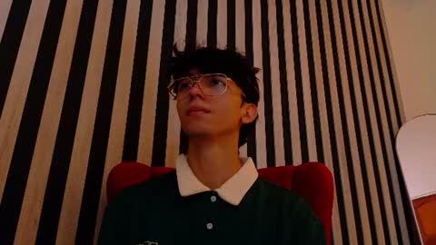 Snapshot of twink_sebas7 chatting on July 15, 2026, 12:21 pm Sebastin online show from July 15, 2026, 12:21 pm