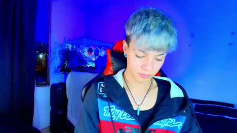 Snapshot of twink_sebas_ chatting on November 28, 2025, 5:32 am Bad boy sebastian online show from November 28, 2025, 5:32 am