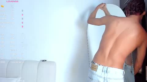 twinksboys_23 online show from June 20, 2026, 1:58 pm