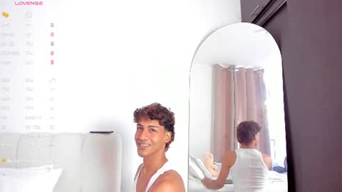 twinksboys_23 online show from July 7, 2026, 1:04 pm