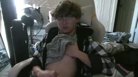 Snapshot of twinktools chatting on January 5, 2026, 6:44 pm shytwink online show from January 5, 2026, 6:44 pm