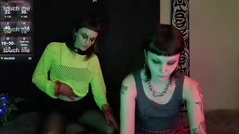 Snapshot of twins_terror chatting on November 21, 2025, 3:22 pm Sin and Skin online show from November 21, 2025, 3:22 pm