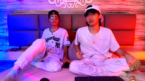 twinslovers_ online show from September 28, 2025, 8:25 pm