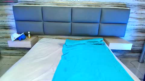 twinslovers_ online show from October 20, 2025, 9:15 pm