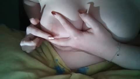 Snapshot of twixie33 chatting on January 26, 2025, 3:27 am twixie33 online show from January 26, 2025, 3:27 am