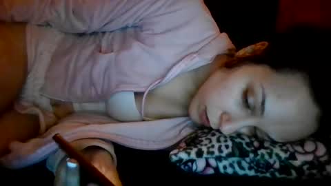 Snapshot of twizzytoxic22 chatting on June 17, 2026, 2:36 am twizzytoxic22 online show from June 17, 2026, 2:36 am