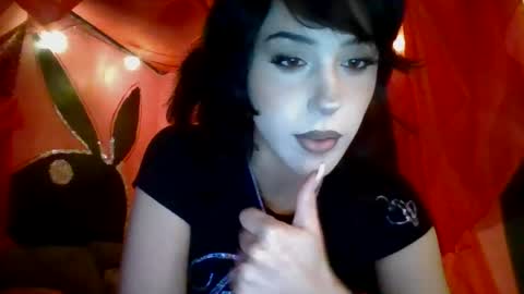 Snapshot of twizzytoxic22 chatting on June 22, 2026, 4:31 am twizzytoxic22 online show from June 22, 2026, 4:31 am