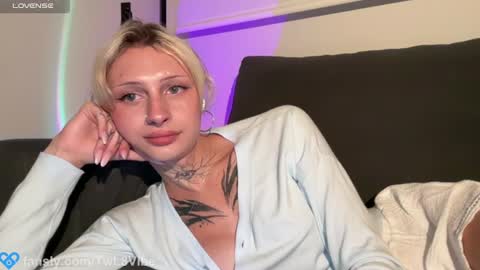 Molly and Nick online show from June 18, 2026, 5:39 pm