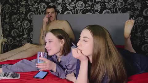 Ani  Isa  Joni online show from February 14, 2026, 8:49 pm