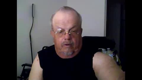 two_wheels_two_balls online show from May 12, 2026, 7:44 pm