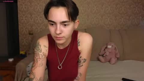 Snapshot of twobabesweet chatting on July 21, 2026, 9:22 am Welcome guys We Lili and Vic PVT open online show from July 21, 2026, 9:22 am