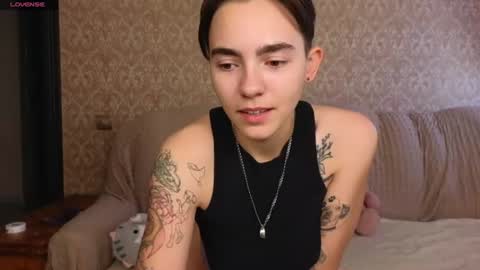 Snapshot of twobabesweet chatting on July 25, 2026, 6:11 am Welcome guys We Lili and Vic PVT open online show from July 25, 2026, 6:11 am