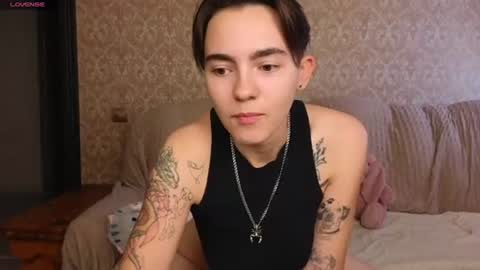 Snapshot of twobabesweet chatting on July 26, 2026, 6:32 am Welcome guys We Lili and Vic PVT open online show from July 26, 2026, 6:32 am