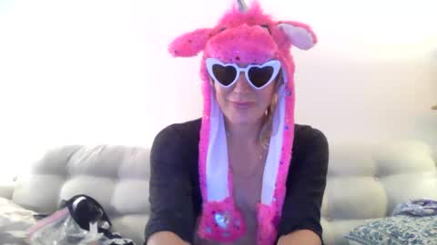 Snapshot of twoboobsonepenis chatting on May 16, 2026, 2:41 am twoboobsonepenis online show from May 16, 2026, 2:41 am