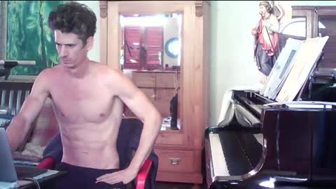 TobeBritta online show from October 19, 2025, 1:45 pm