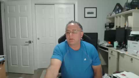 Twopeopleinlove online show from October 11, 2025, 12:26 pm