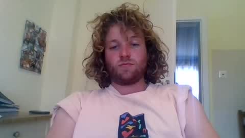 Snapshot of tworoardsdiverge chatting on July 3, 2026, 3:40 pm tworoardsdiverge online show from July 3, 2026, 3:40 pm