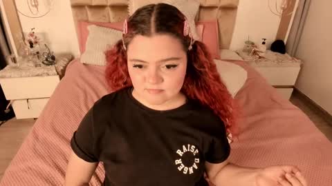 Twiggy online show from March 5, 2025, 8:32 pm