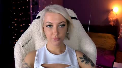 Snapshot of tykioty_miley chatting on December 6, 2024, 2:28 pm Miley online show from December 6, 2024, 2:28 pm