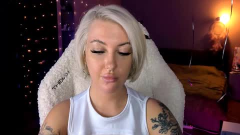 Snapshot of tykioty_miley chatting on December 7, 2024, 1:51 pm Miley online show from December 7, 2024, 1:51 pm