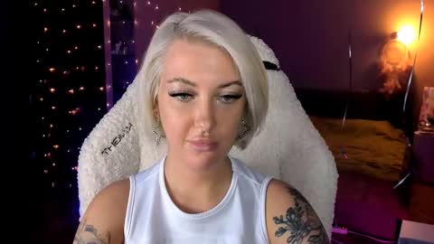 Snapshot of tykioty_miley chatting on December 7, 2024, 4:58 pm Miley online show from December 7, 2024, 4:58 pm