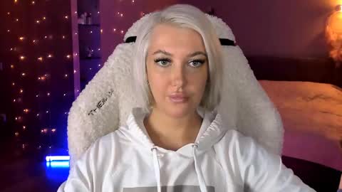 Snapshot of tykioty_miley chatting on January 29, 2025, 2:21 pm Miley online show from January 29, 2025, 2:21 pm