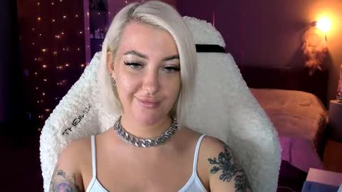 Snapshot of tykioty_miley chatting on February 26, 2025, 5:50 pm Miley online show from February 26, 2025, 5:50 pm