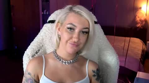 Snapshot of tykioty_miley chatting on March 1, 2025, 6:11 pm Miley online show from March 1, 2025, 6:11 pm