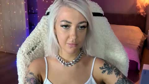 Snapshot of tykioty_miley chatting on November 1, 2025, 11:12 am Miley online show from November 1, 2025, 11:12 am