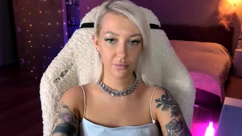 Snapshot of tykioty_miley chatting on November 29, 2025, 11:02 am Miley online show from November 29, 2025, 11:02 am