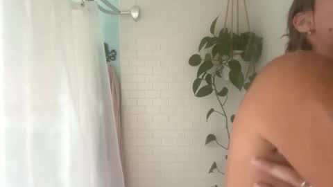 Snapshot of tylababyy chatting on October 27, 2025, 4:11 pm tylababyy online show from October 27, 2025, 4:11 pm