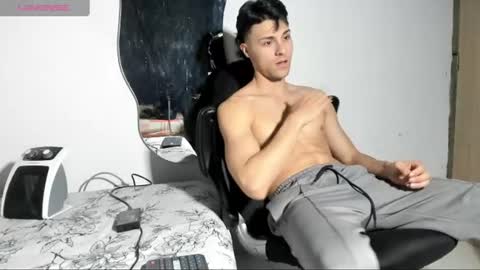 Snapshot of tyler_axel chatting on June 27, 2026, 1:54 am tyler_axel online show from June 27, 2026, 1:54 am
