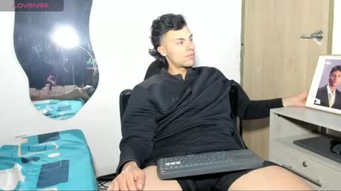 Snapshot of tyler_axel chatting on July 6, 2026, 1:46 am tyler_axel online show from July 6, 2026, 1:46 am