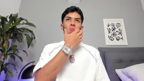 Snapshot of tyler_fox_ chatting on June 26, 2026, 11:20 pm Tyler Fox online show from June 26, 2026, 11:20 pm