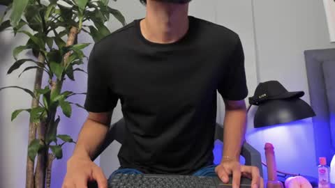 Snapshot of tyler_fox_ chatting on July 16, 2026, 2:06 am Tyler Fox online show from July 16, 2026, 2:06 am