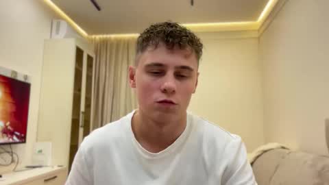 tyler_garrner online show from November 12, 2025, 5:13 pm