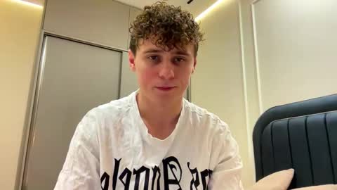 tyler_garrner online show from February 8, 2026, 5:27 pm