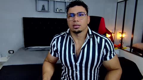 Snapshot of tyler_hank1 chatting on January 20, 2025, 1:21 pm tyler_hank1 online show from January 20, 2025, 1:21 pm