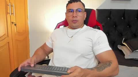 Snapshot of tyler_hank1 chatting on March 30, 2026, 11:06 pm tyler_hank1 online show from March 30, 2026, 11:06 pm