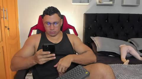 Snapshot of tyler_hank1 chatting on April 16, 2026, 2:12 am tyler_hank1 online show from April 16, 2026, 2:12 am