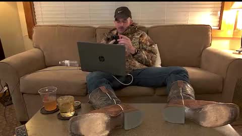 Snapshot of tylerlogan813 chatting on September 10, 2025, 4:01 am TylerLogan813 online show from September 10, 2025, 4:01 am