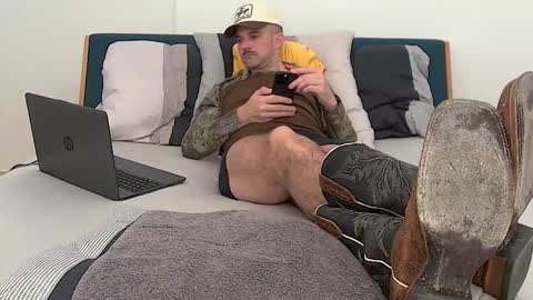 Snapshot of tylerlogan813 chatting on March 10, 2026, 3:39 pm TylerLogan813 online show from March 10, 2026, 3:39 pm