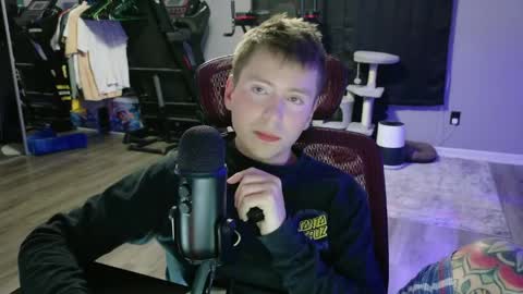 Snapshot of tylernextdoor chatting on May 21, 2026, 12:39 am Tyler online show from May 21, 2026, 12:39 am