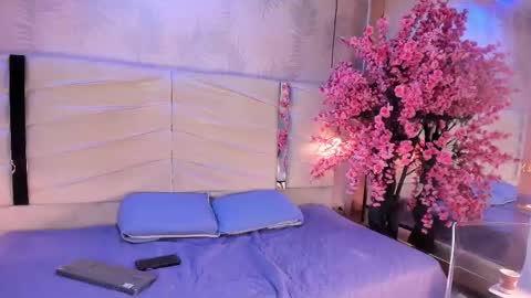 Snapshot of tyna01 chatting on March 14, 2026, 11:59 am online show from March 14, 2026, 11:59 am