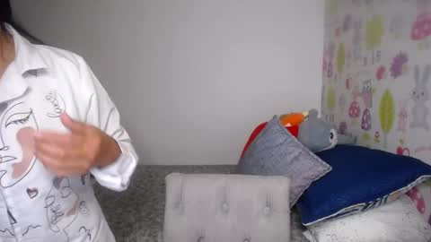 Snapshot of tyna_b chatting on May 16, 2026, 1:43 pm Tyna online show from May 16, 2026, 1:43 pm